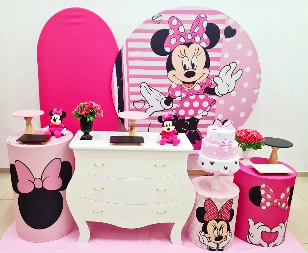 Minnie Rosa com Arco de Balões